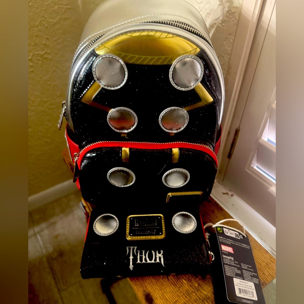 Loungefly Black and Red THOR set wallet